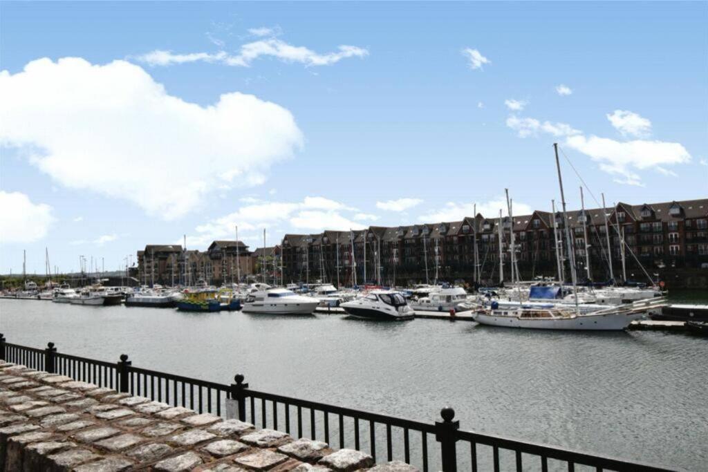 Entire Cosy In Marina Holiday home Liverpool